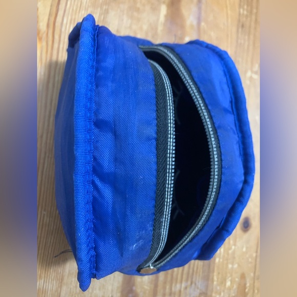 Korean Winky Cat Makeup Pouch - Picture 11 of 14